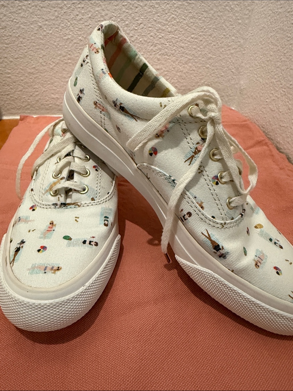 Keds White Canvas Kids Sneakers with Multicolor Beach Motif